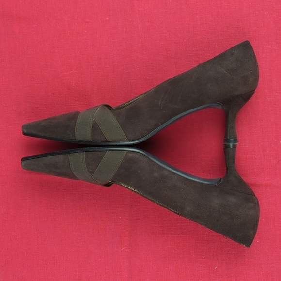Stuart Weitzman Brown Suede Expo Pump. 8.5 - Picture 3 of 6